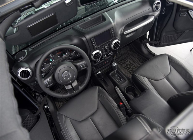 2015款 3.0L 四门版 Sahara