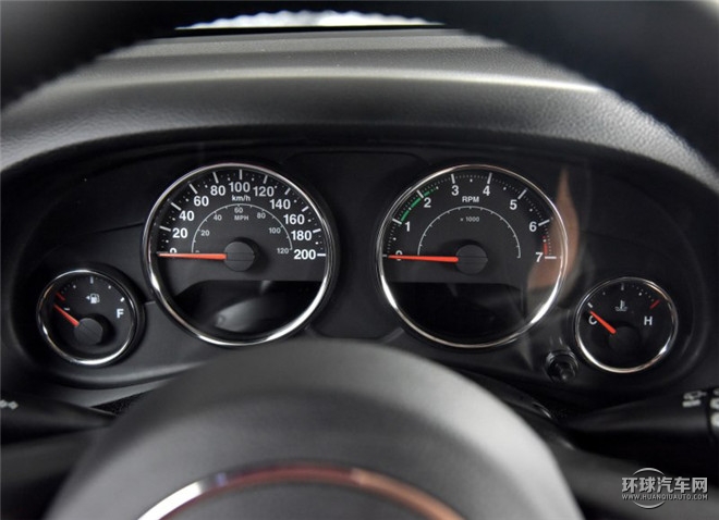 2015款 3.0L 四门版 Sahara