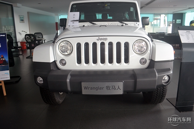 2015款 3.0L 四门舒享版 Sahara