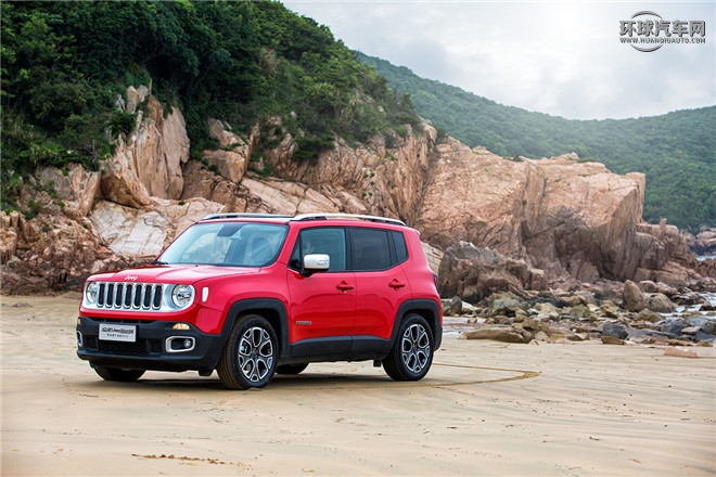 Jeep自由侠官方图片