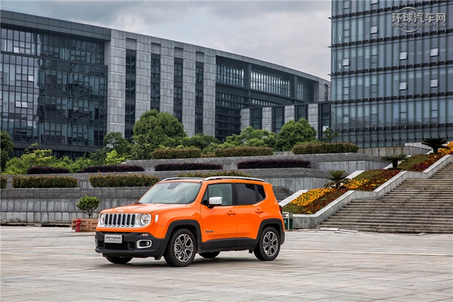 Jeep自由侠官方图片