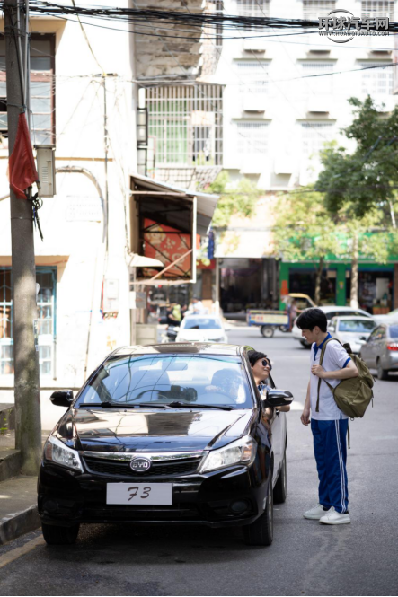 与比亚迪DiLink一起回望时光里的父爱 《父亲的车》温情上映