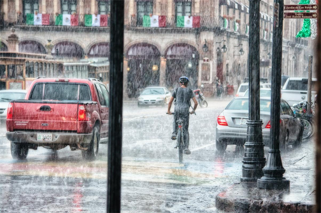 “雨神”频繁登录，斯威钢铁侠英雄守护安全有术