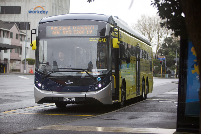 比亚迪首台BYD ADL Enviro200EV XLB纯电动大巴驶入“风帆之都”新西兰