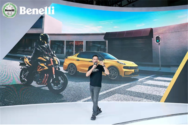 一个世界一个Benelli，经典三缸信仰燃爆重庆摩展